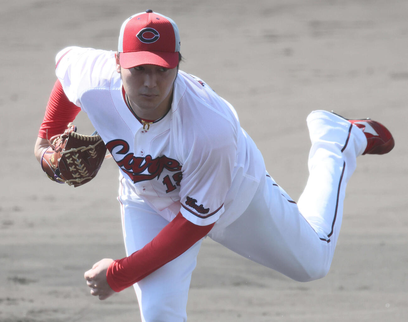 ファビアン、モンテロ、秋山を相手に投球する広島床田（撮影・加藤孝規）