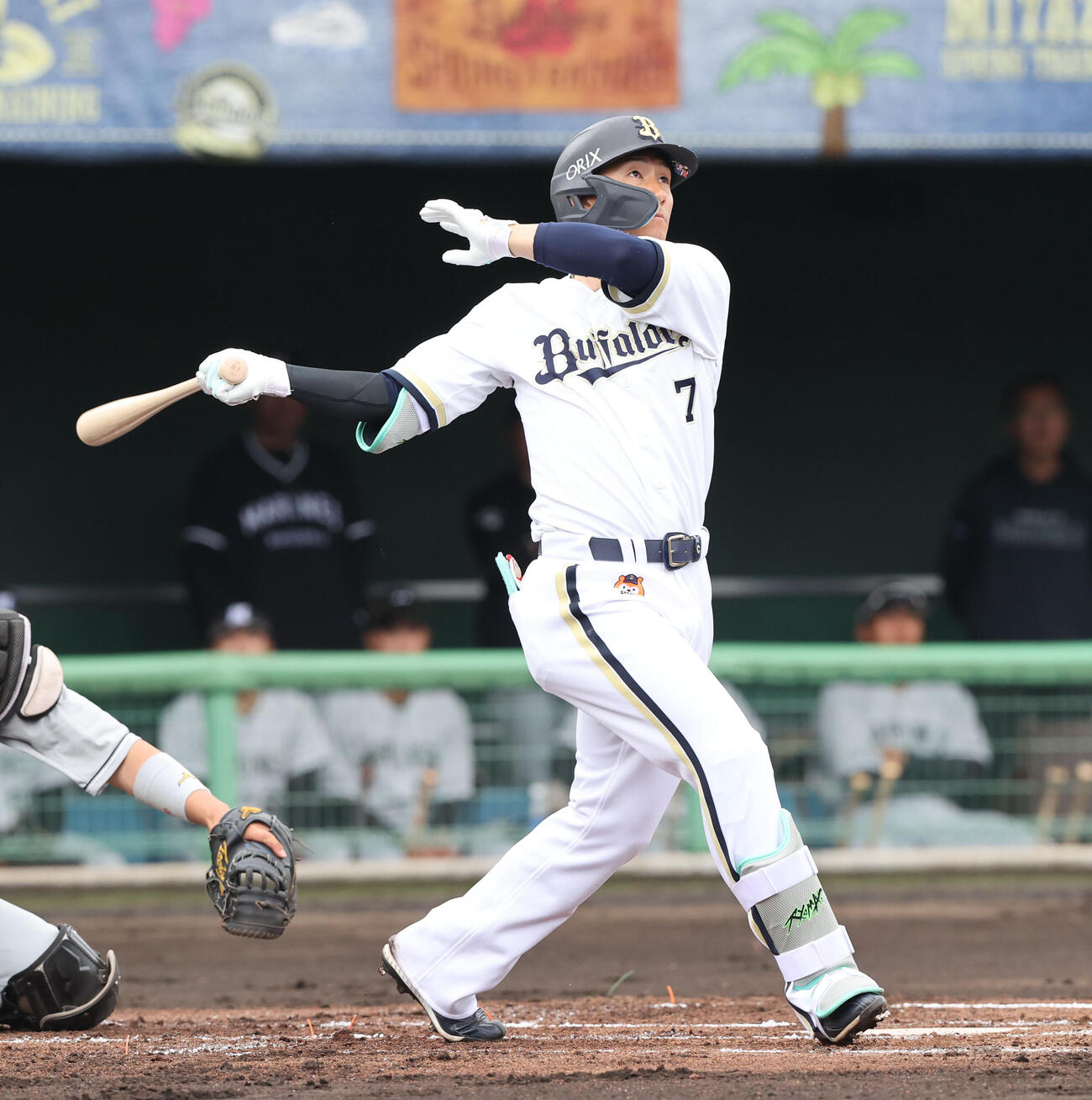 オリックス対ロッテ　1回裏オリックス無死、西川は右越えに同点本塁打を放つ（撮影・梅根麻紀）