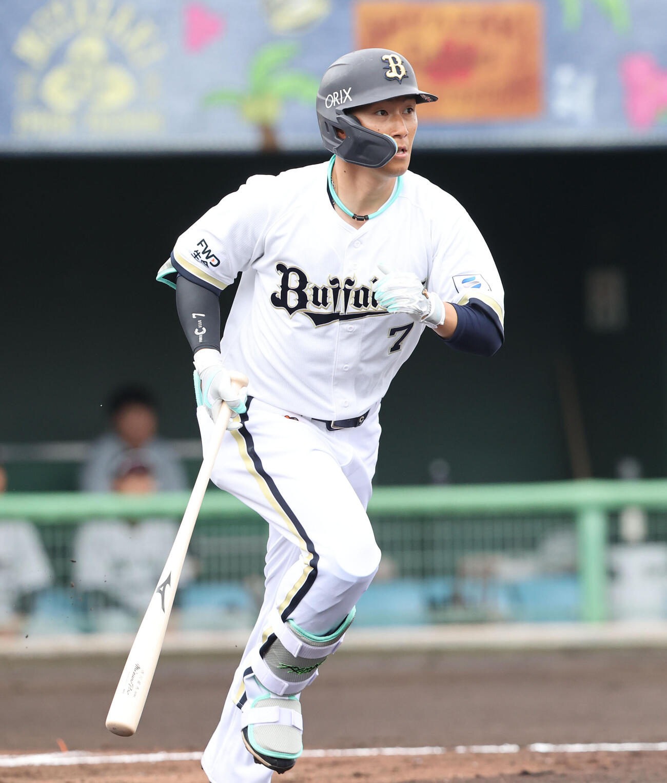 オリックス対ロッテ　1回裏オリックス無死、西川は右越えに同点本塁打を放つ（撮影・梅根麻紀）
