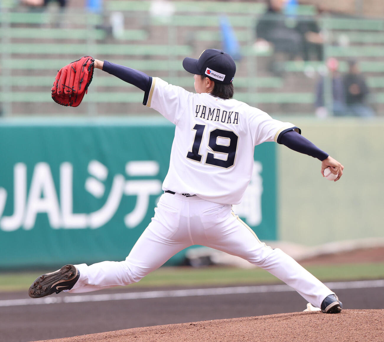 オリックス対ロッテ　先発したオリックス山岡（撮影・梅根麻紀）