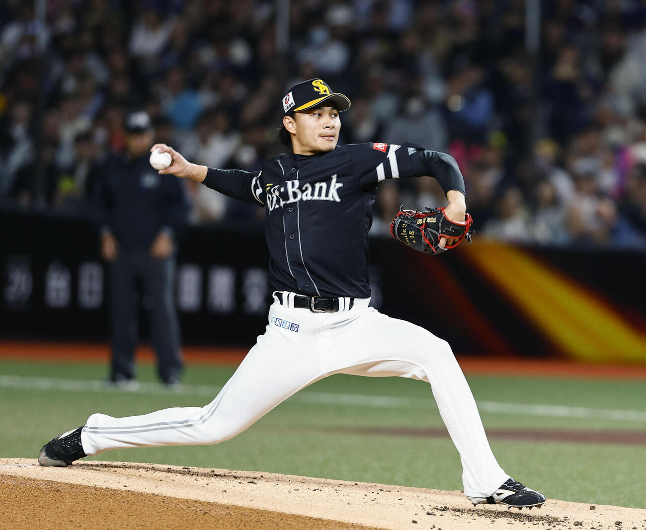 台湾代表戦に先発したソフトバンク徐若熙（共同）