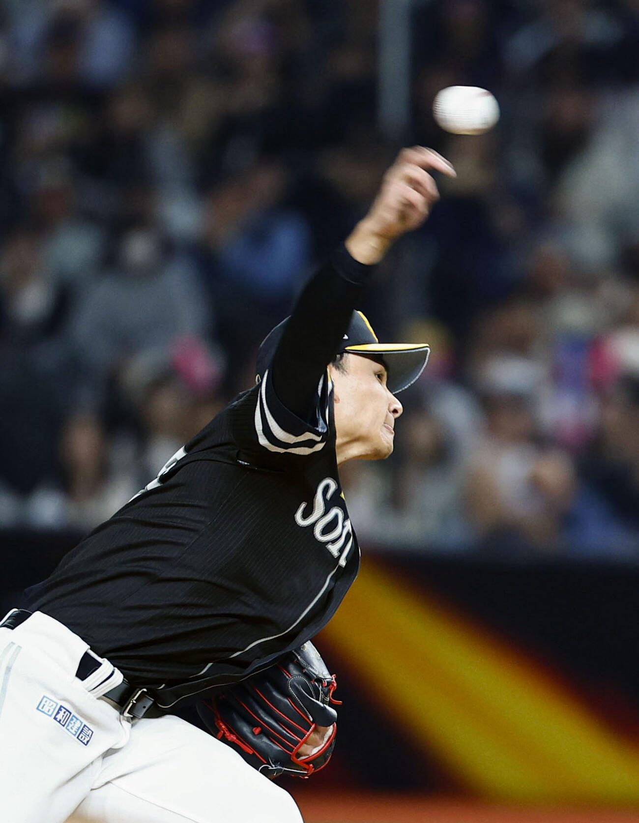 台湾代表戦に先発したソフトバンク・徐若熙＝台北ドーム（共同）