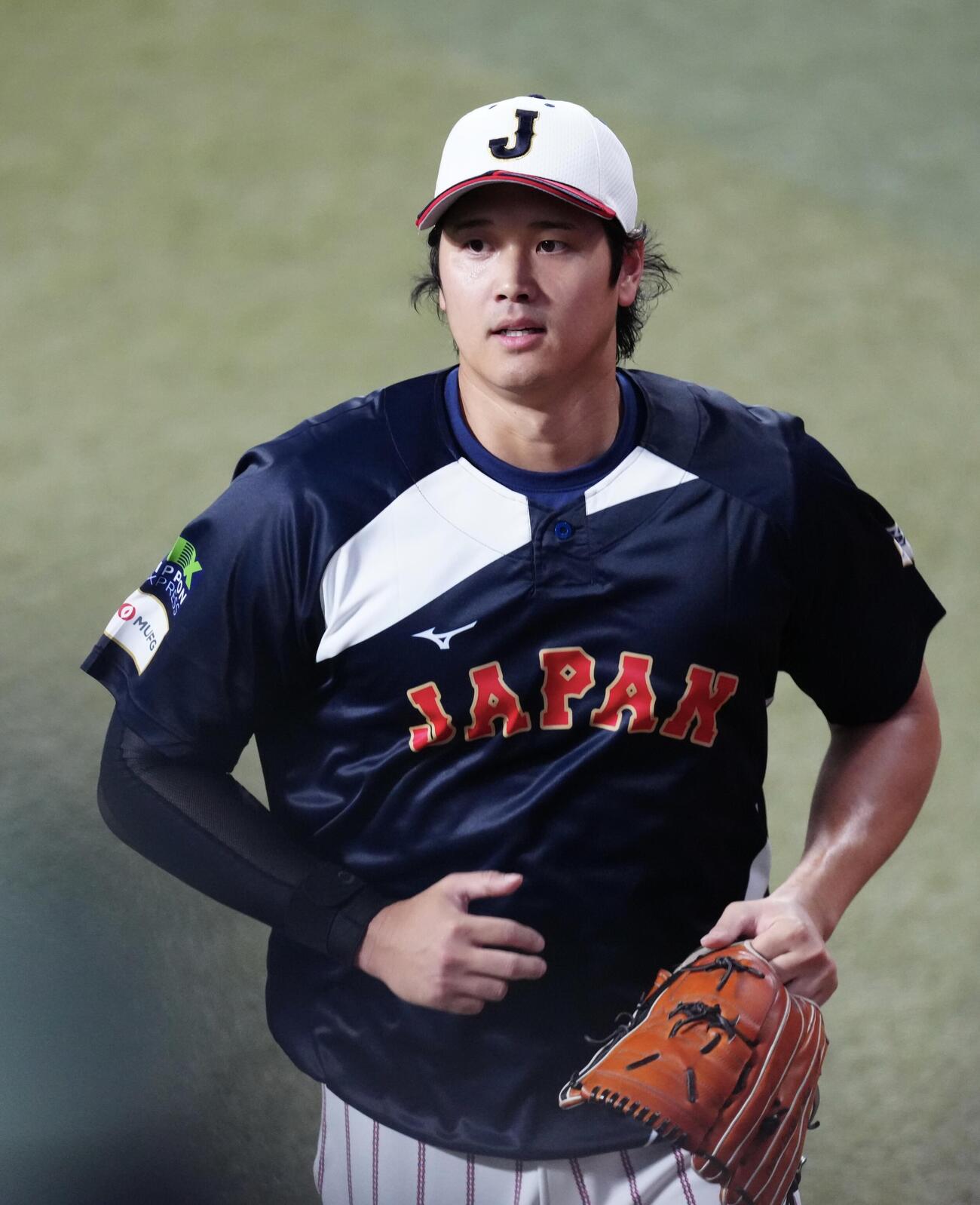 日本対中日　グラウンドに姿を現す大谷（撮影・垰建太）