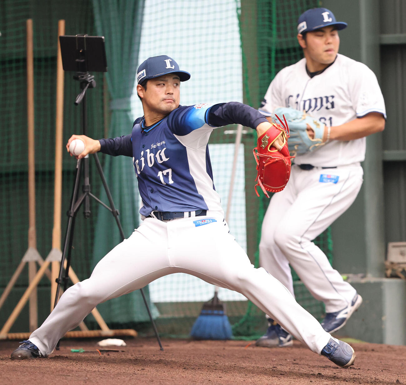 ブルペンに入った松本（2026年2月撮影）