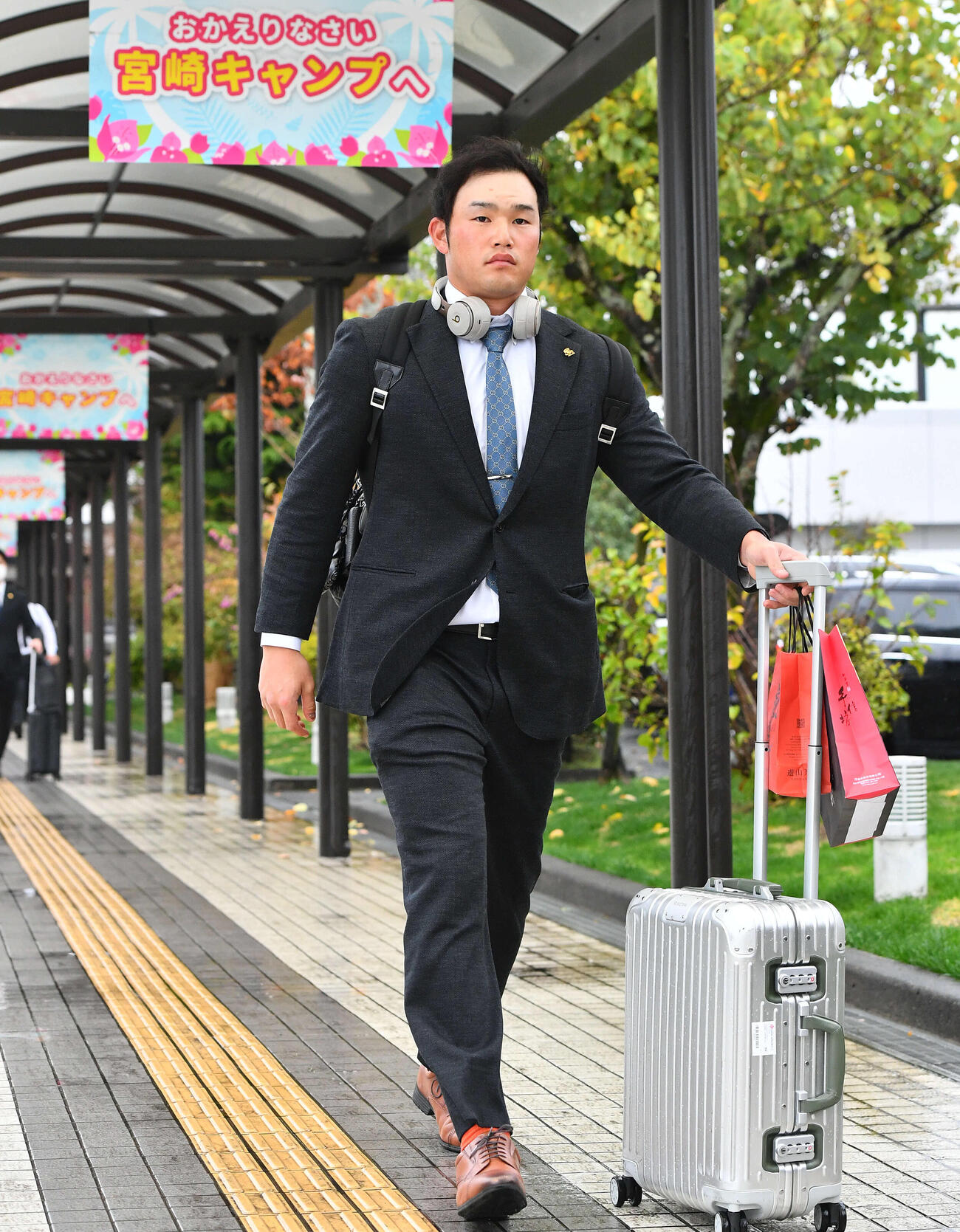 台湾から帰国したソフトバンク山本（撮影・岩下翔太）