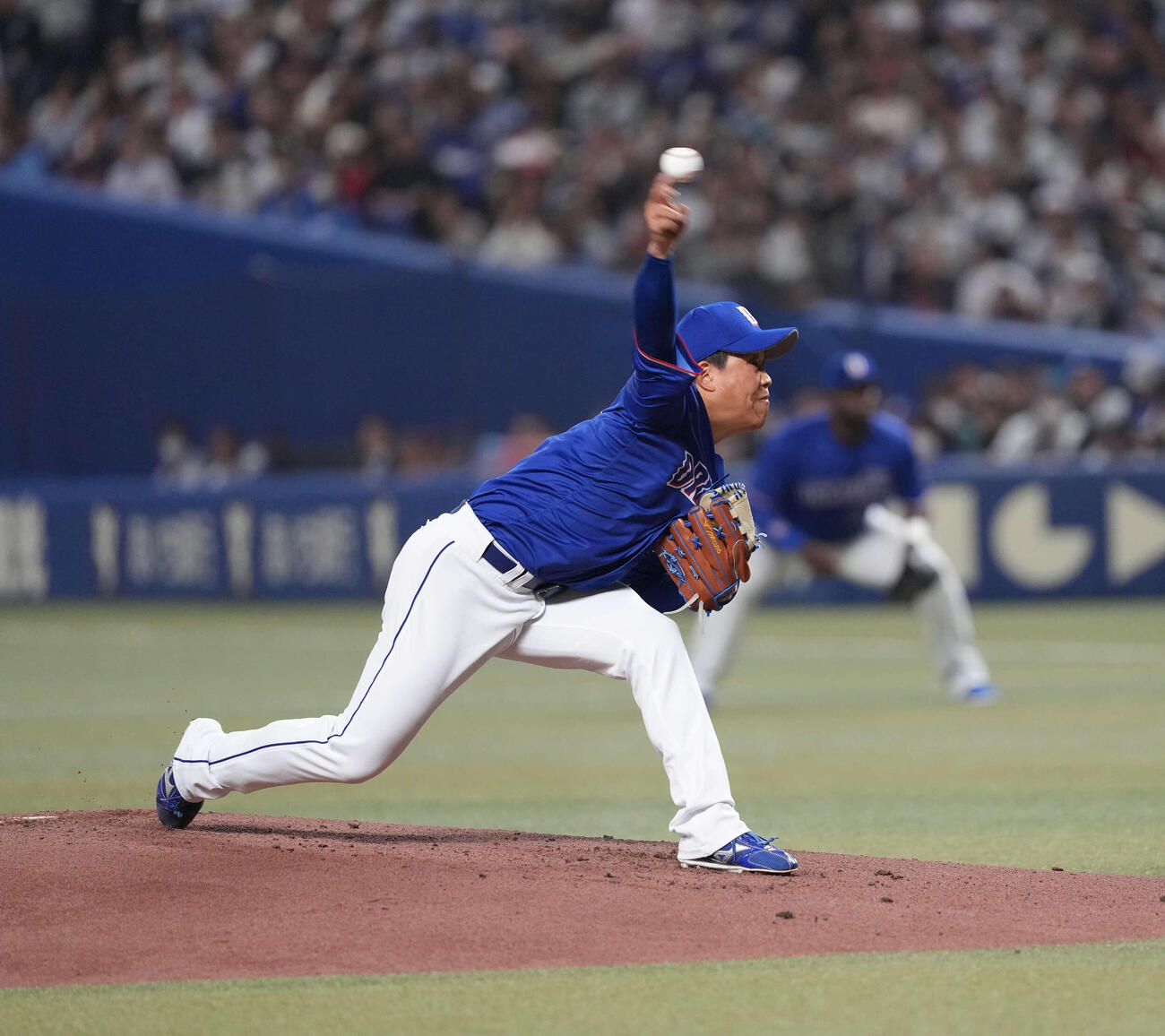 日本対中日　中日先発の柳（撮影・井上学）