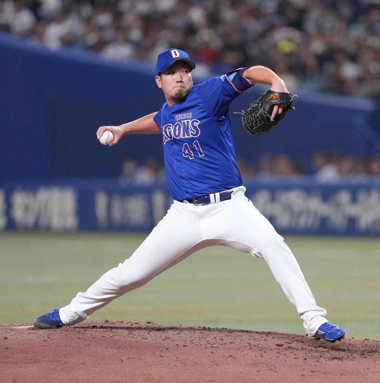 日本対中日　中日3番手の勝野（撮影・井上学）