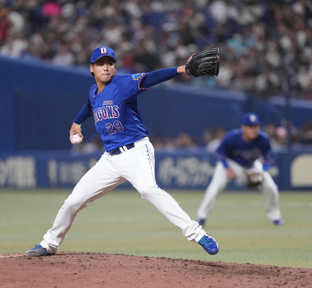 日本対中日　中日の松木平（撮影・井上学）