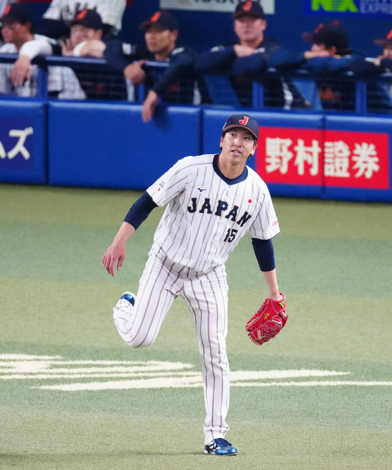 日本対中日　9回表中日2死一塁、ブライトに安打を許した大勢は表情をゆがめ足を気にするそぶりを見せる（撮影・垰建太）