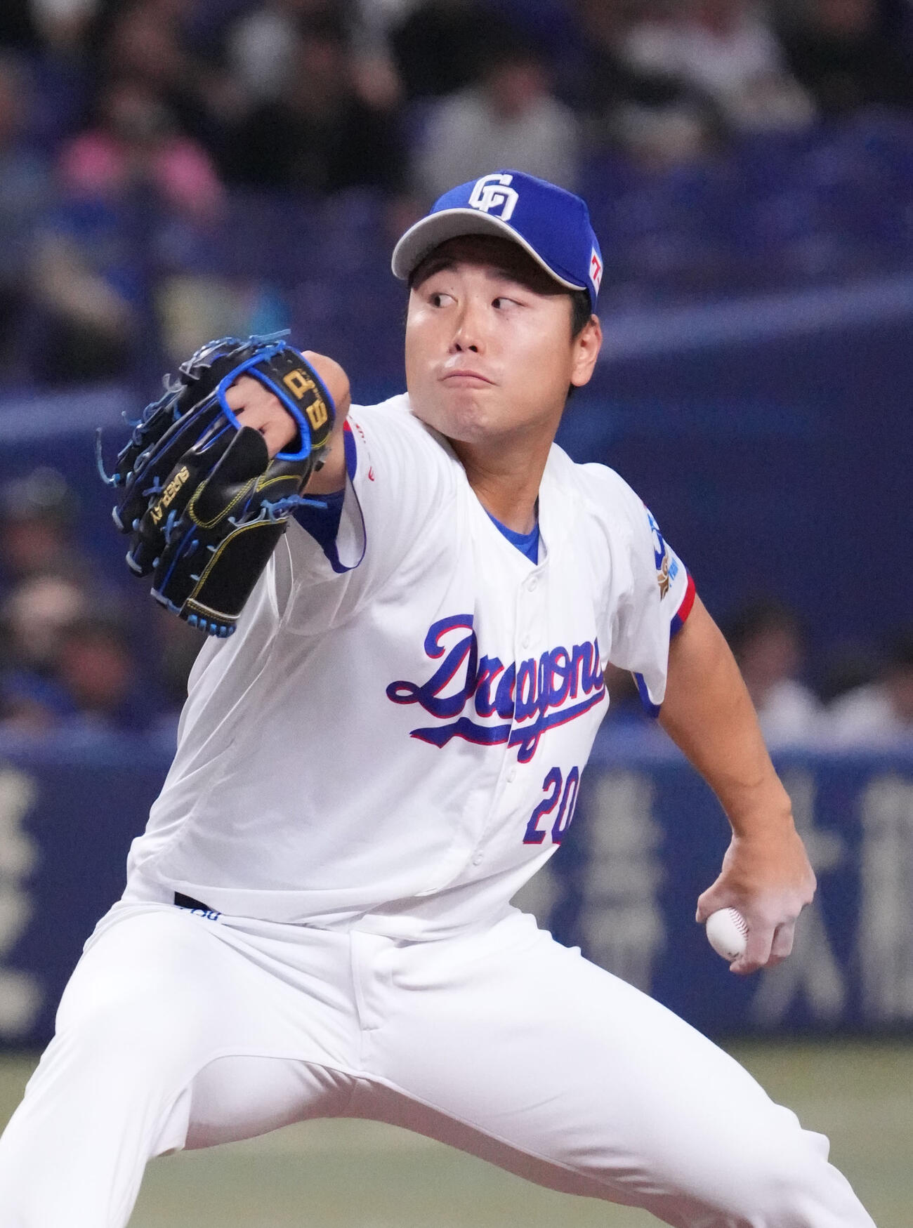 中日対DeNA 5回表、中日3番手で登板する牧野（撮影・森本幸一）