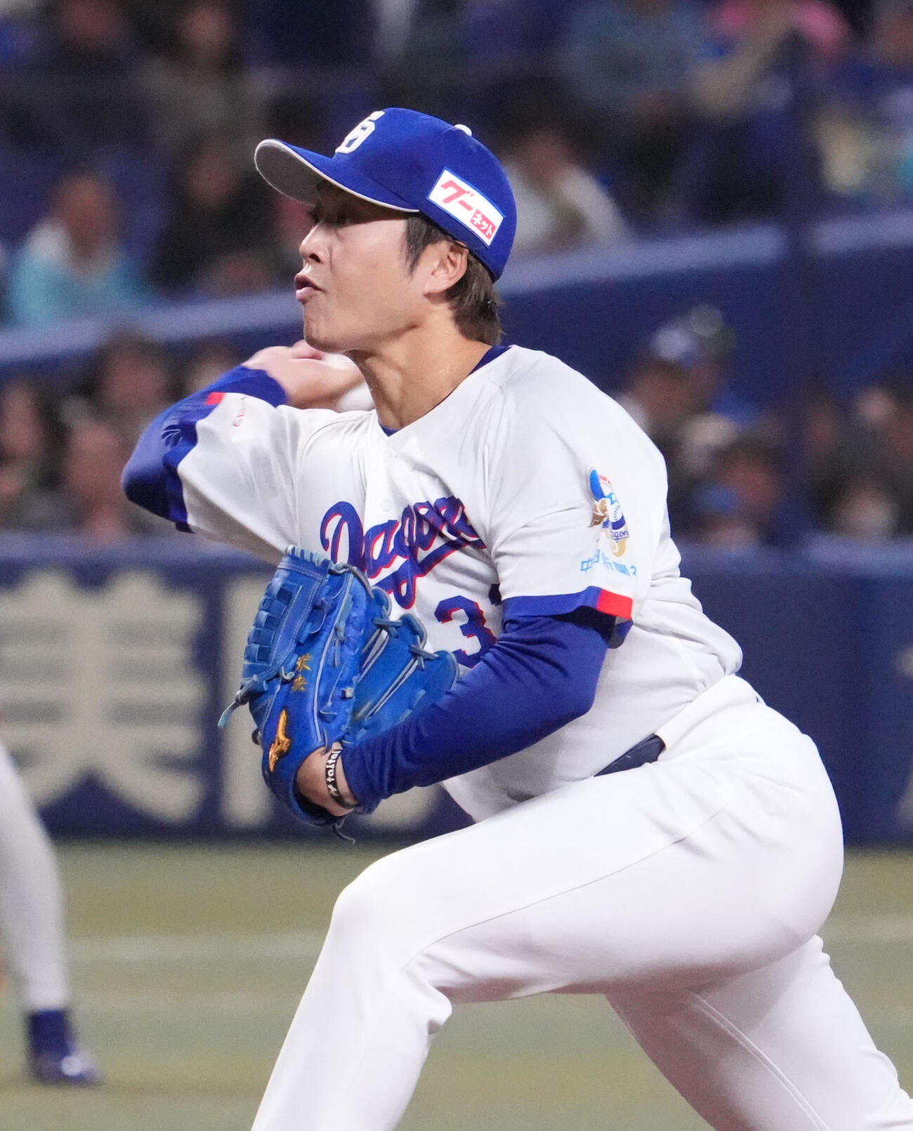 中日対DeNA 4回表、中日2番手で登板する伊藤（撮影・森本幸一）