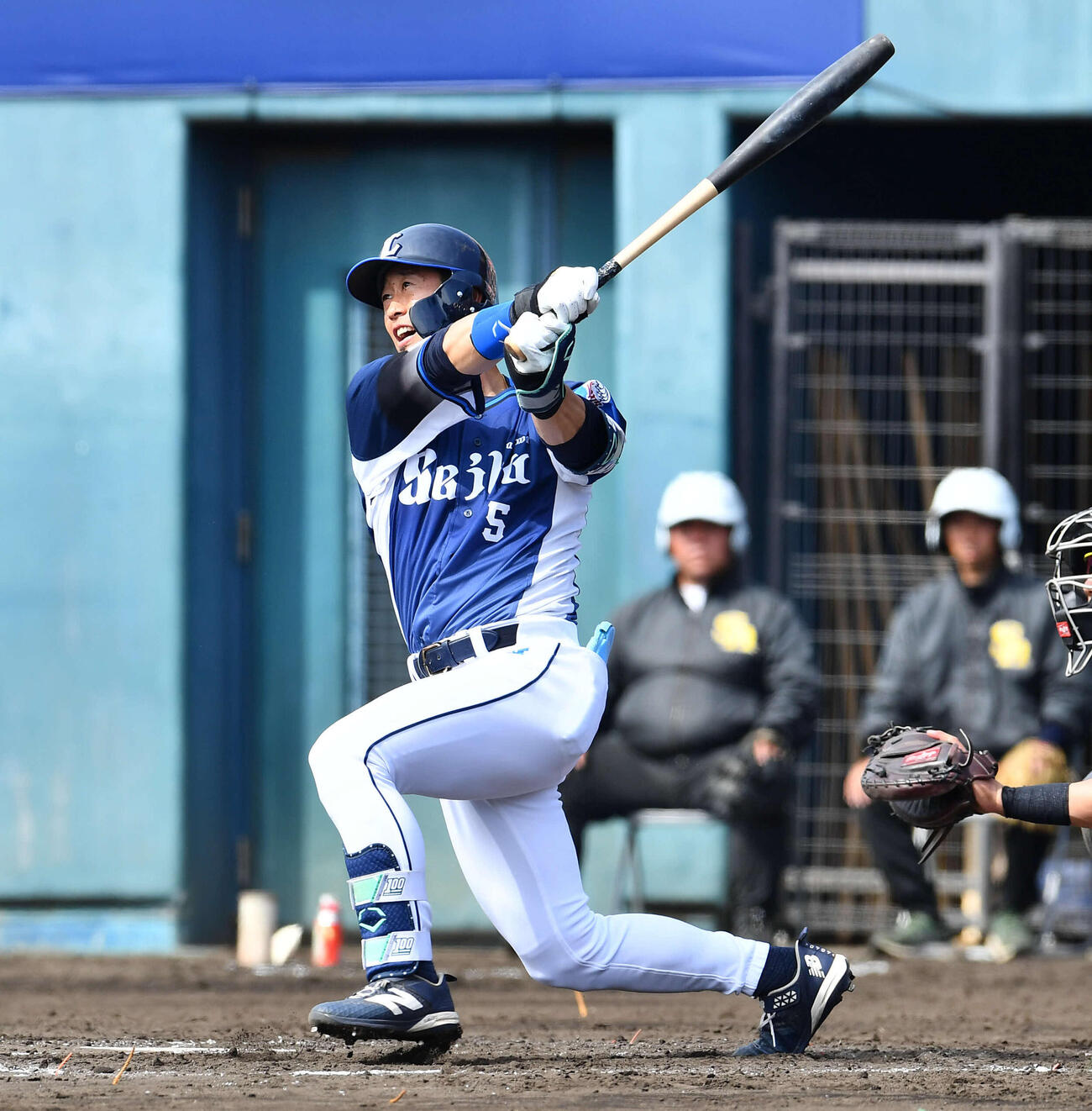 ソフトバンク対西武　3回表西武無死、外崎は左越え本塁打を放つ（撮影・岩下翔太）