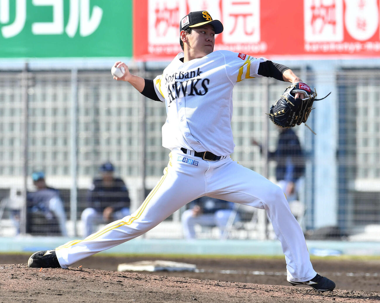 ソフトバンク対西武　7回表から登板した、ソフトバンク3番手の伊藤（撮影・岩下翔太）