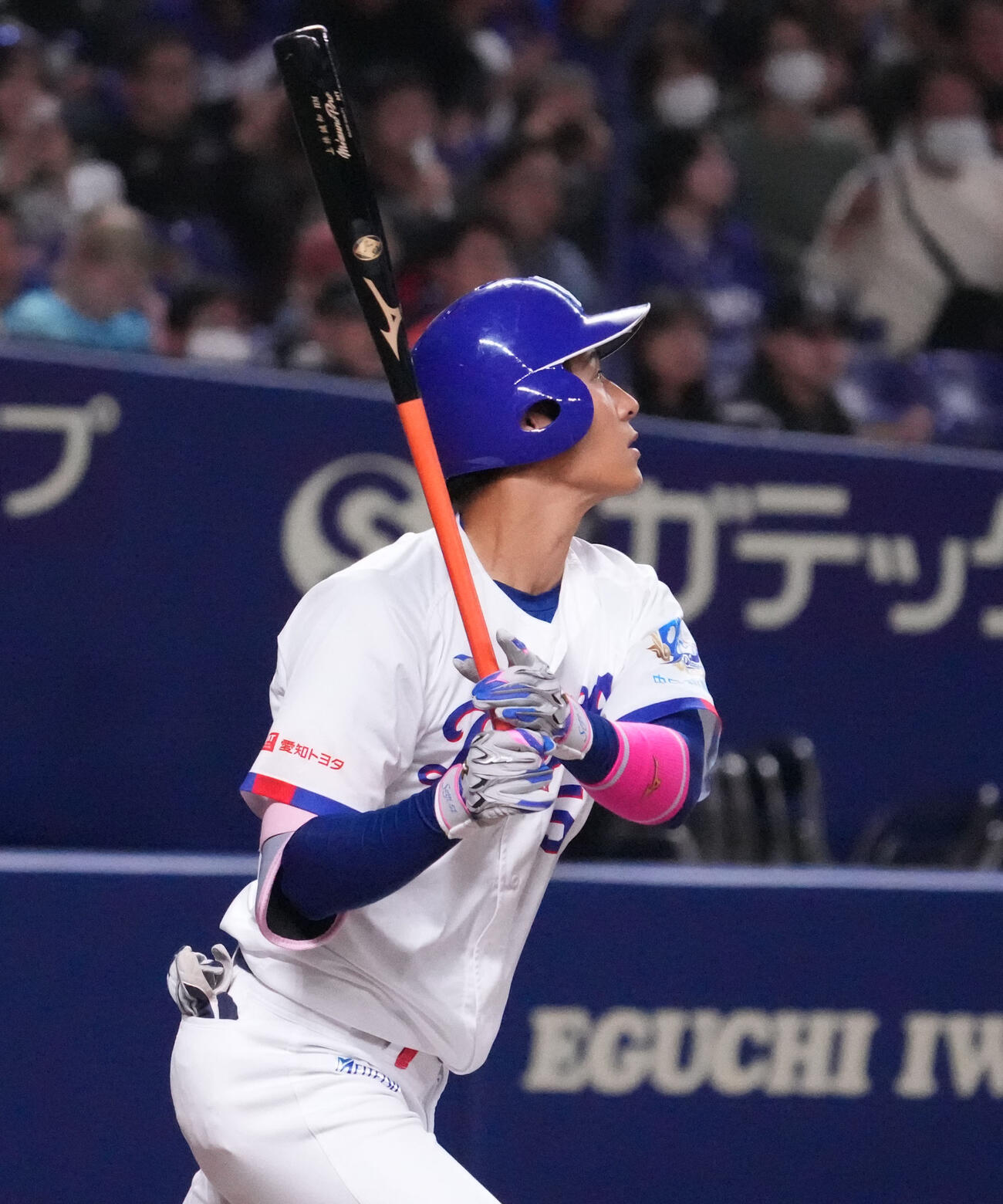 中日対DeNA 6回裏中日1死三塁、左犠飛を放つ上林（撮影・森本幸一）