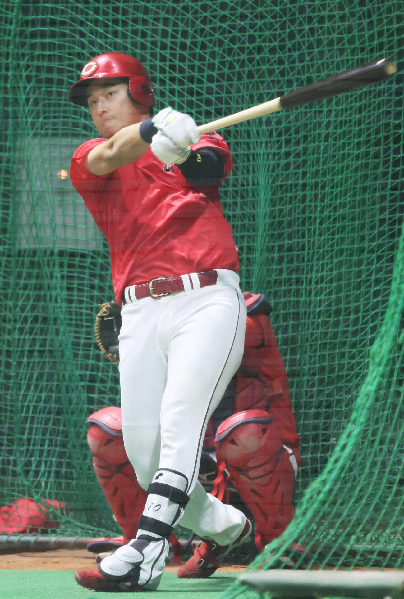 打撃練習をする広島佐々木（撮影・加藤孝規）