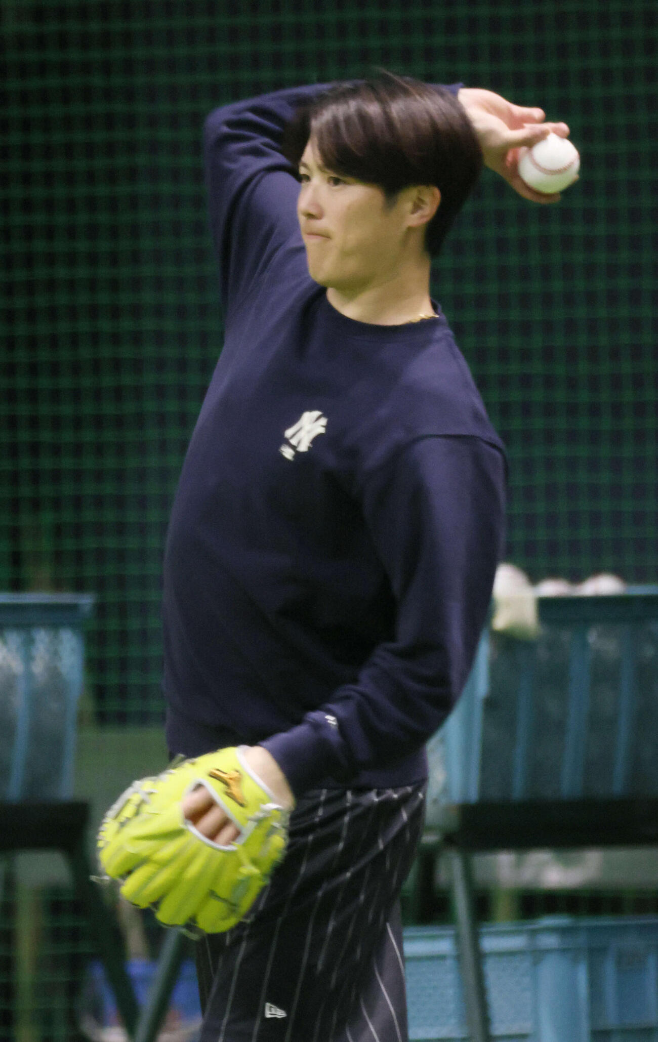 キャッチボールをする広島森下（撮影・加藤孝規）