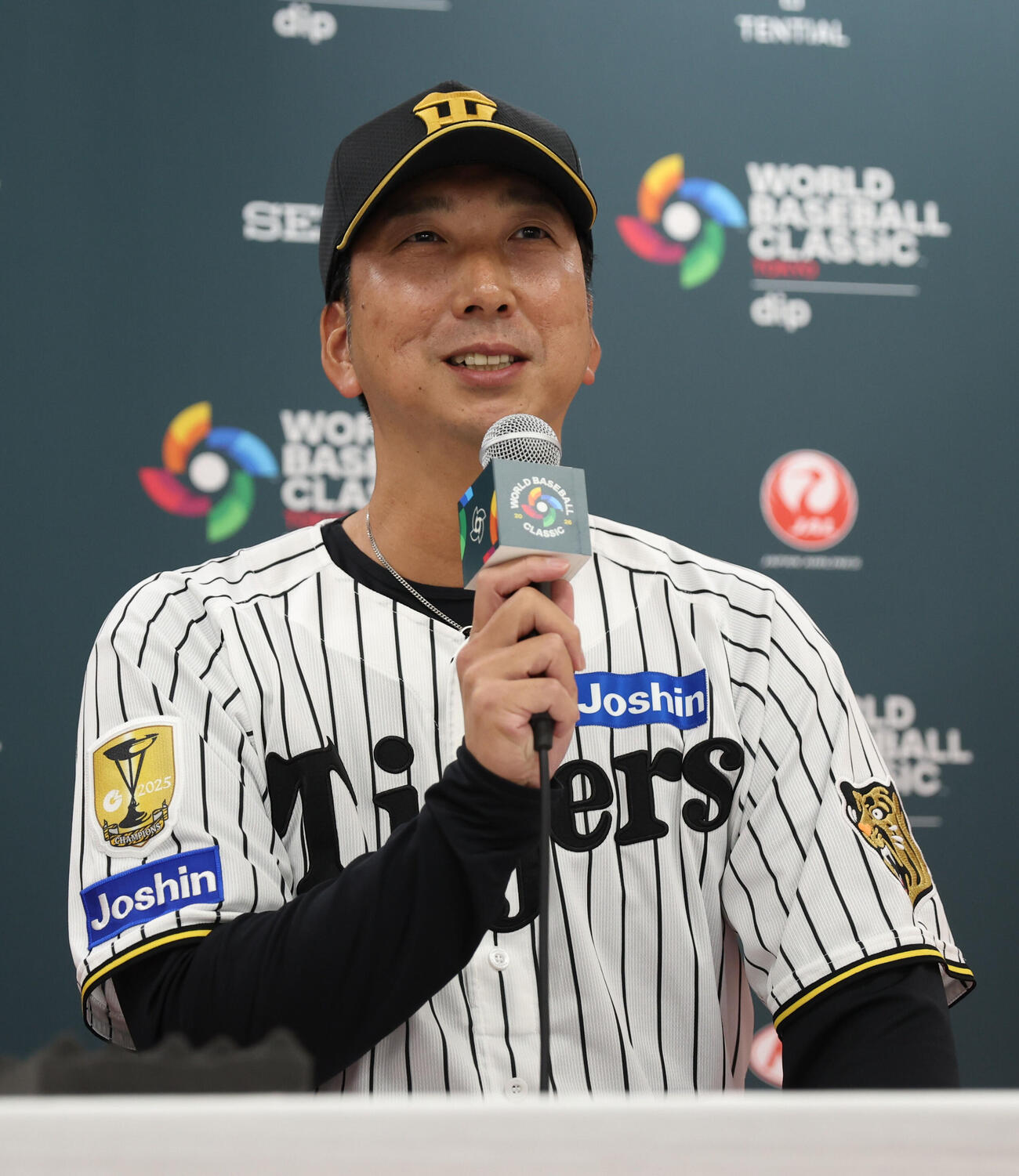 阪神対日本　試合前会見に臨む阪神藤川監督