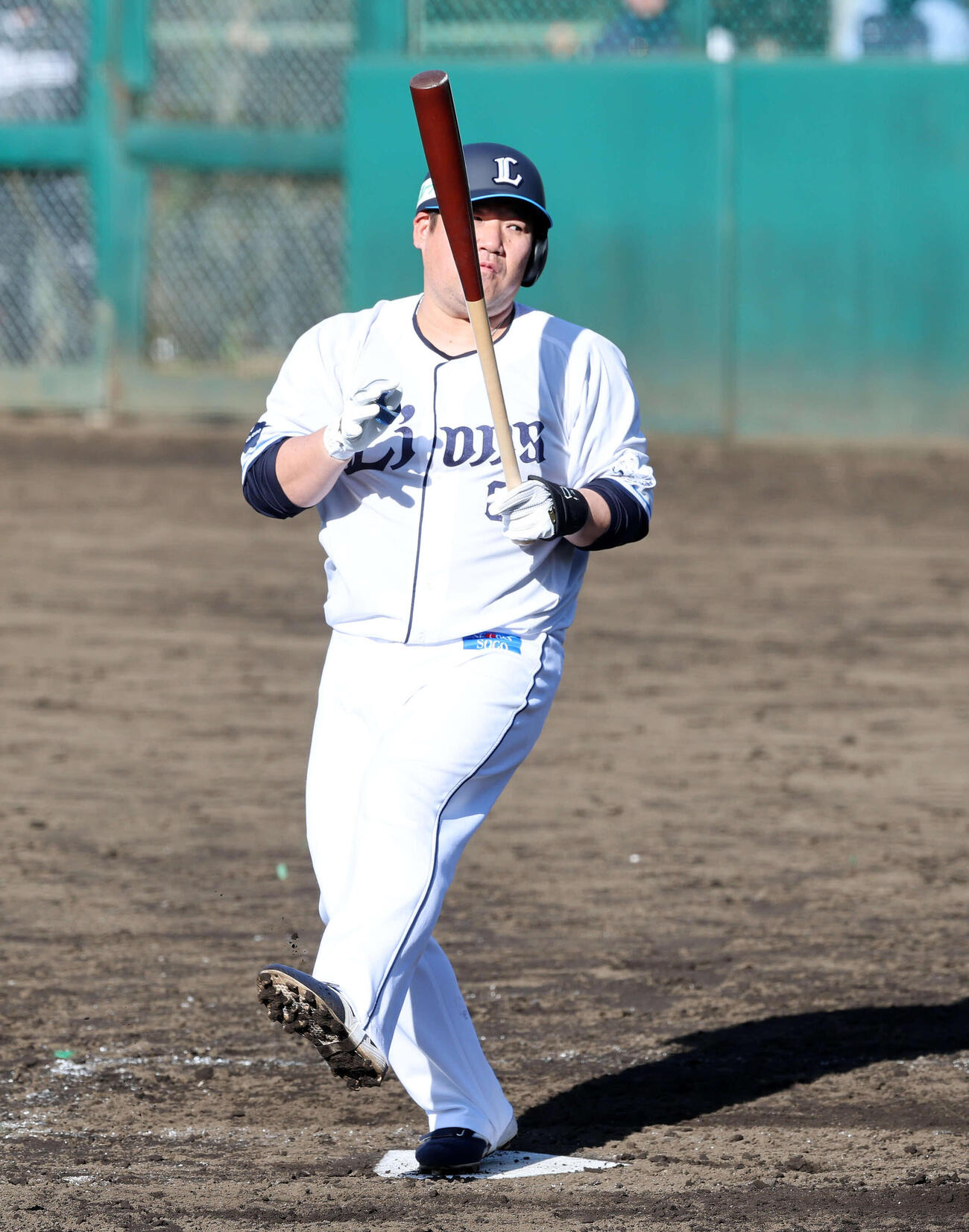 西武対ロッテ　9回裏西武2死二塁、中村剛は三振（撮影・鈴木正人）　