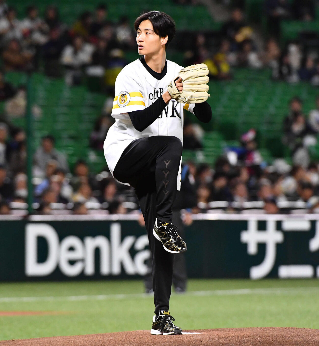 ソフトバンク対ヤクルト　始球式を務めた渡辺哲成さん（撮影・岩下翔太）
