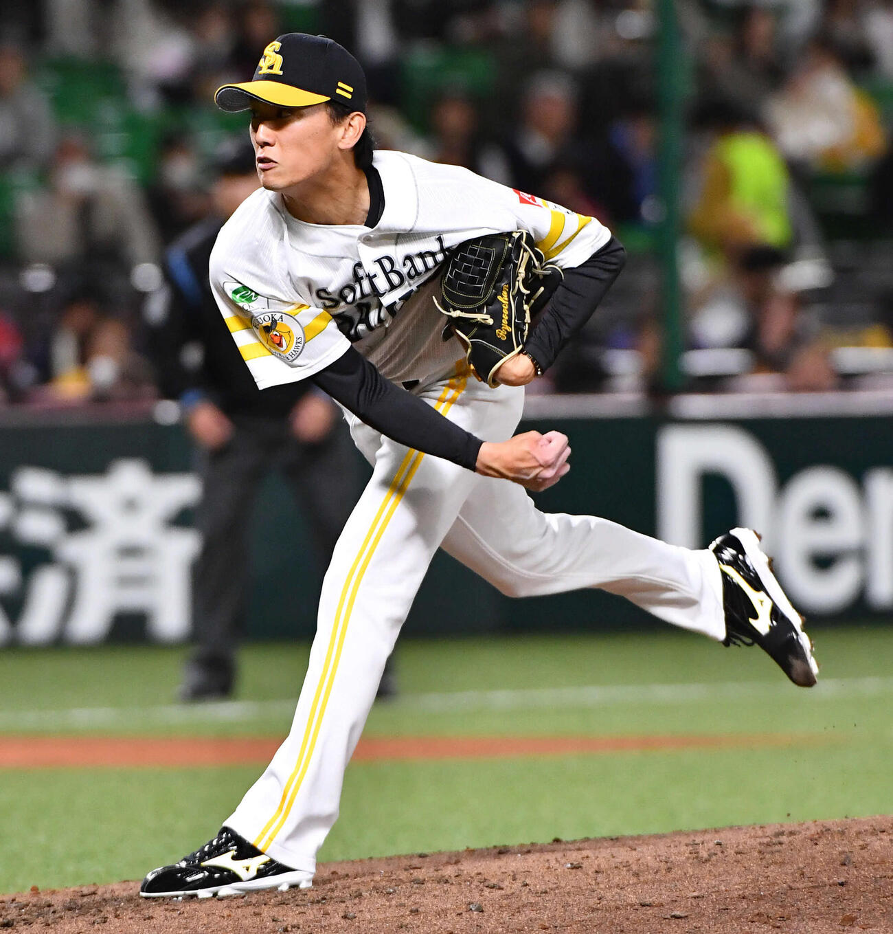 ソフトバンク対ヤクルト　5回表から登板した、ソフトバンク2番手の大津（撮影・岩下翔太）