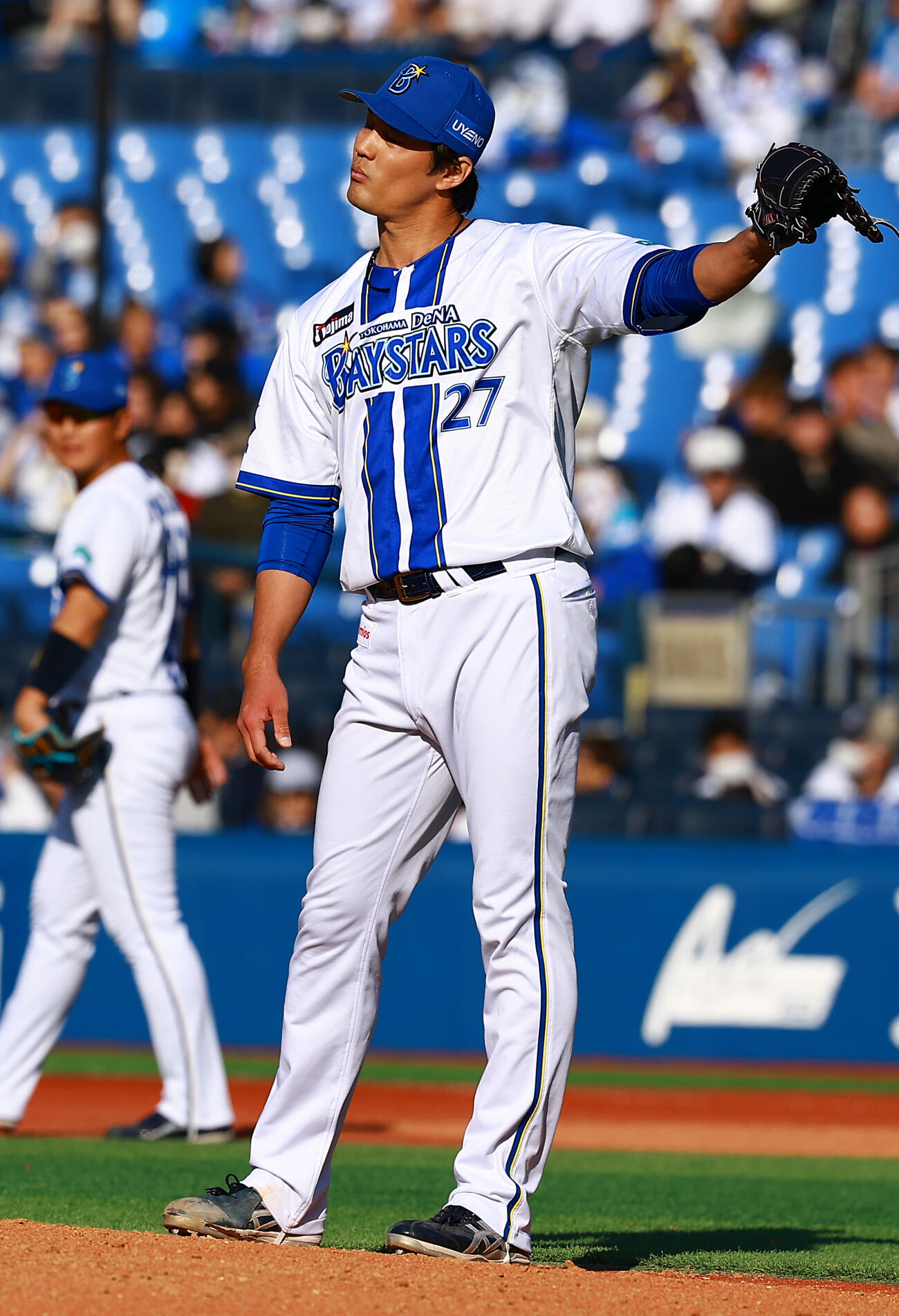 DeNA対中日　7回表、制球が定まらず浮かない表情のDeNA藤浪（撮影・野上伸悟）