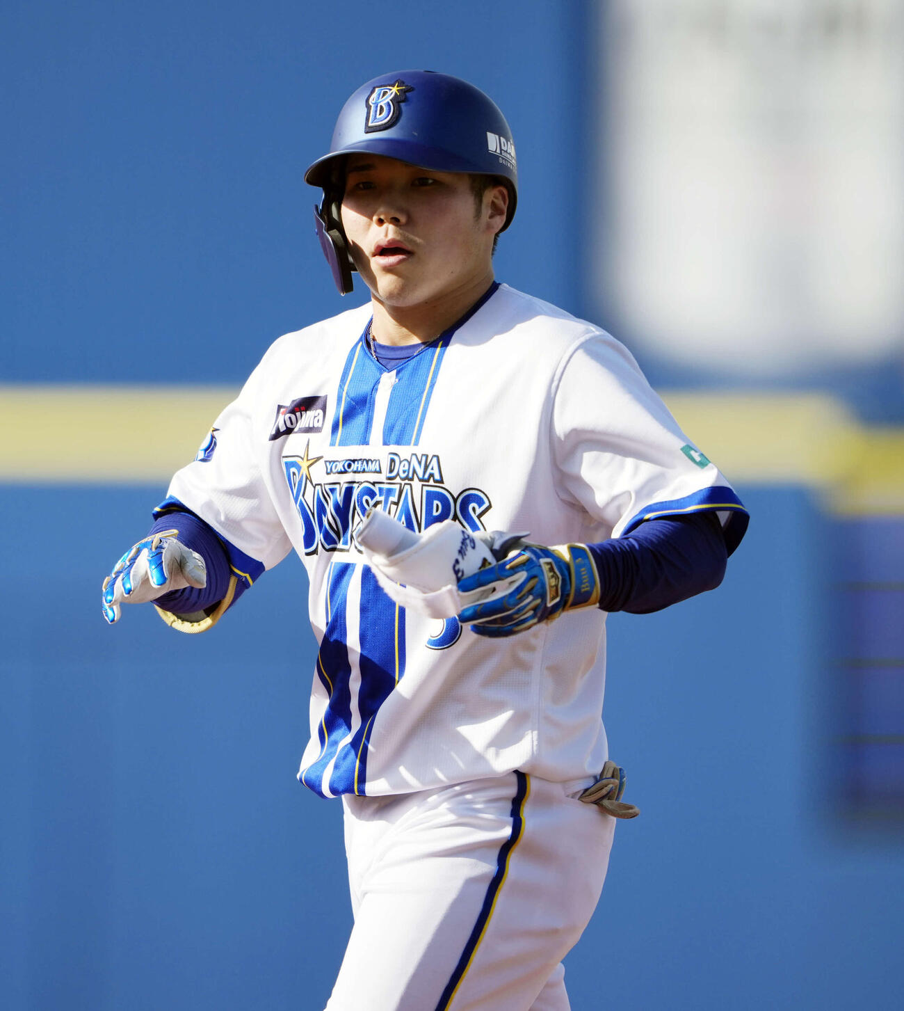 DeNA対中日　6回裏DeNA無死、内安打を放つ小田（撮影・小島史椰）