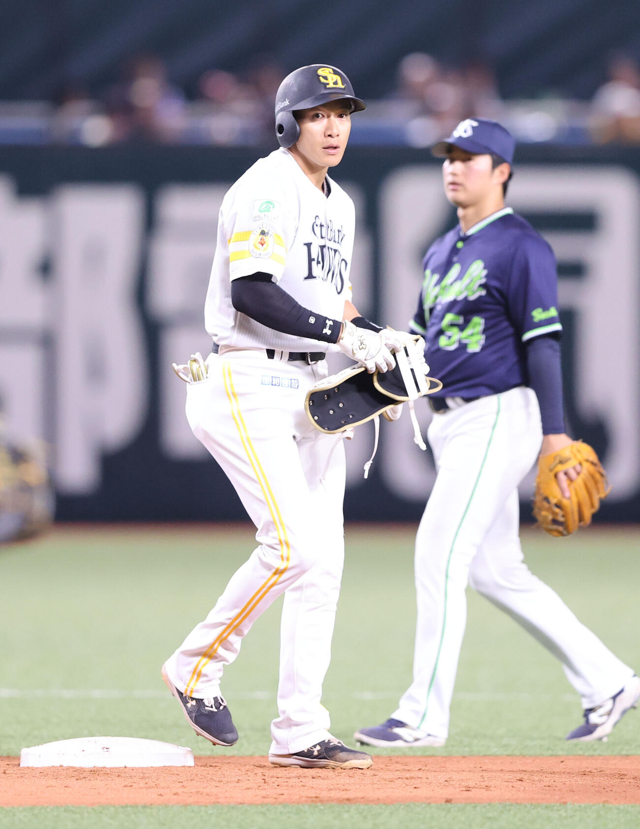 ソフトバンク対ヤクルト　4回裏ソフトバンク1死一、二塁、中越えに適時二塁打を放った柳田（撮影・梅根麻紀）