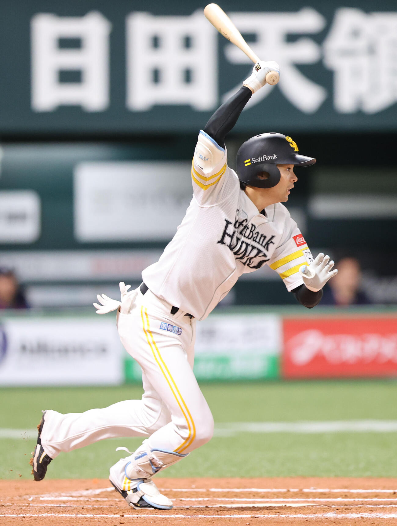 ソフトバンク対ヤクルト　6回裏ソフトバンク1死、川瀬は中前打を放つ（撮影・梅根麻紀）