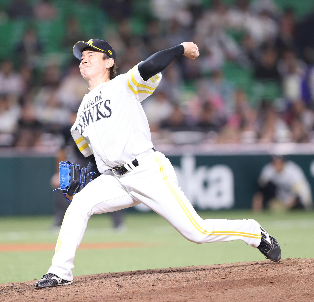 ソフトバンク対ヤクルト　6回に登板したソフトバンク中村稔（撮影・梅根麻紀）