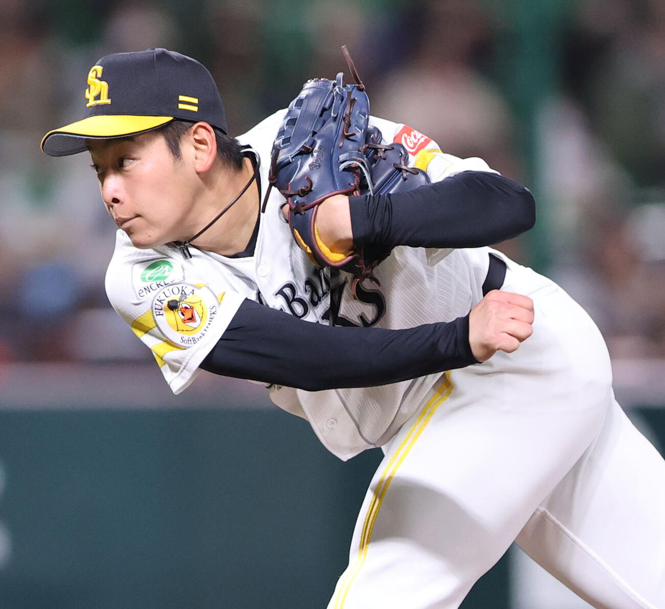 ソフトバンク対ヤクルト　8回に登板したソフトバンク鈴木（撮影・梅根麻紀）