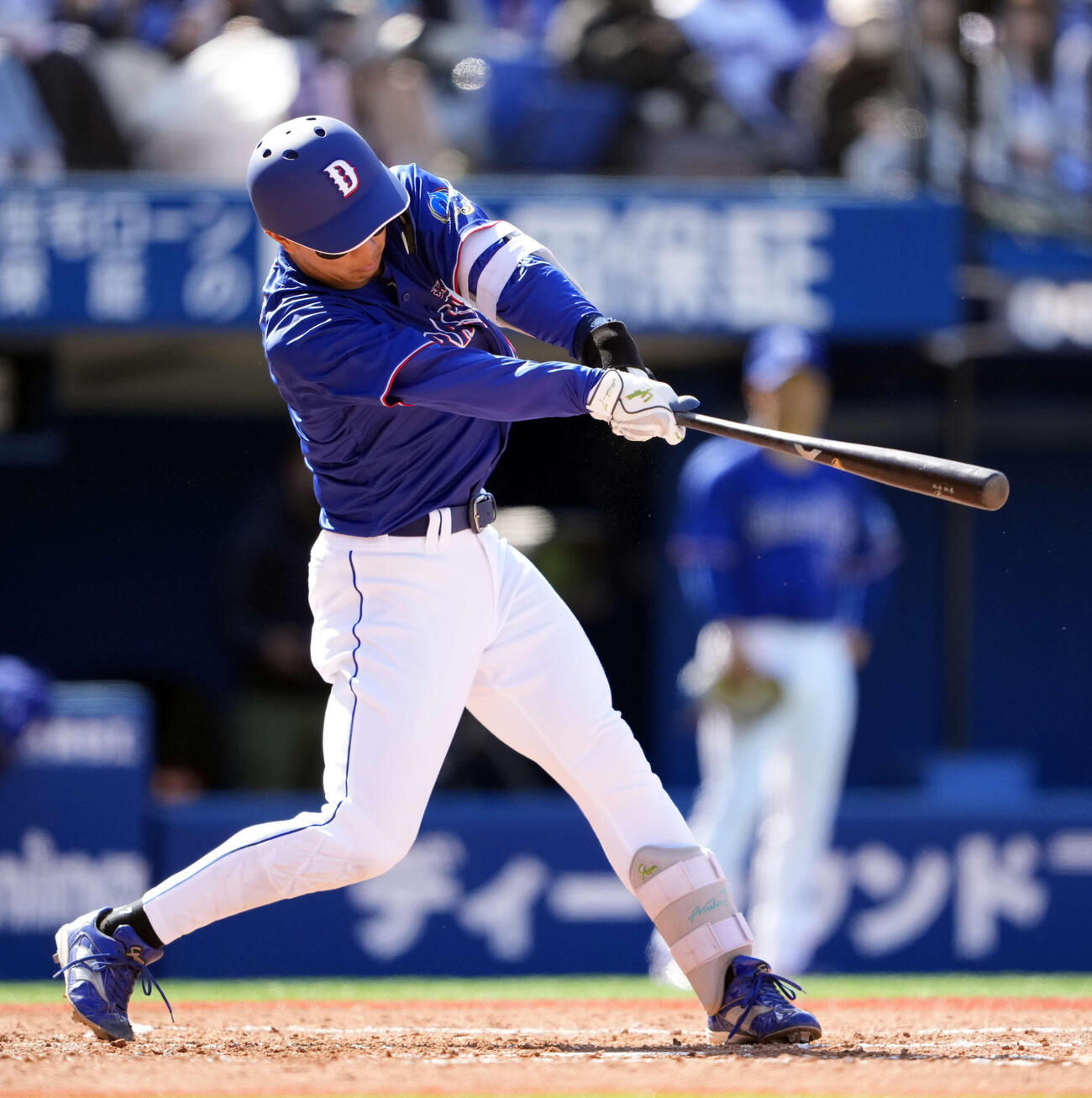 DeNA対中日　3回表中日2死一、二塁、適時打を放つ福永（撮影・小島史椰）