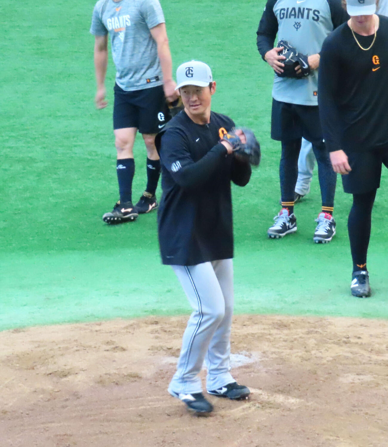 1軍練習に参加する巨人中川（撮影・北村健龍）