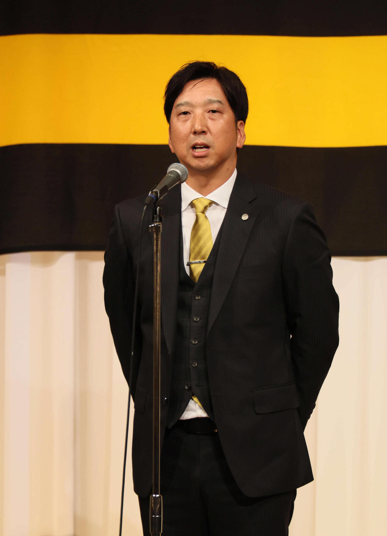 阪神タイガース激励会であいさつする藤川監督（撮影・宮崎幸一）