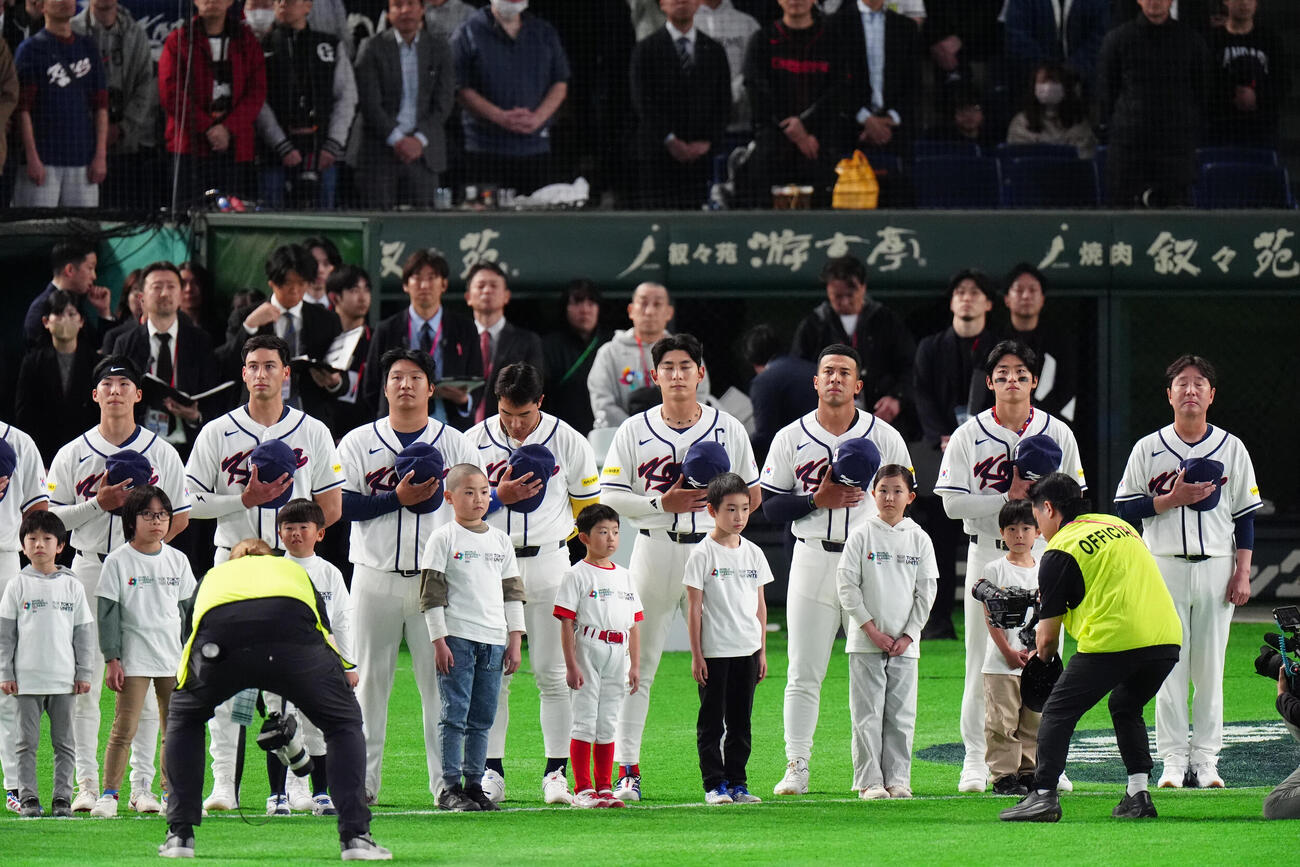 韓国対チェコ　試合前に整列する韓国の選手たち（撮影・清水貴仁）