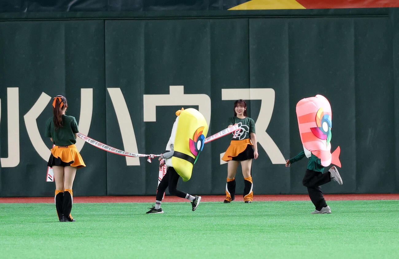 オーストラリア対台湾　すしレースはたまごの勝利（撮影・鈴木正人）　