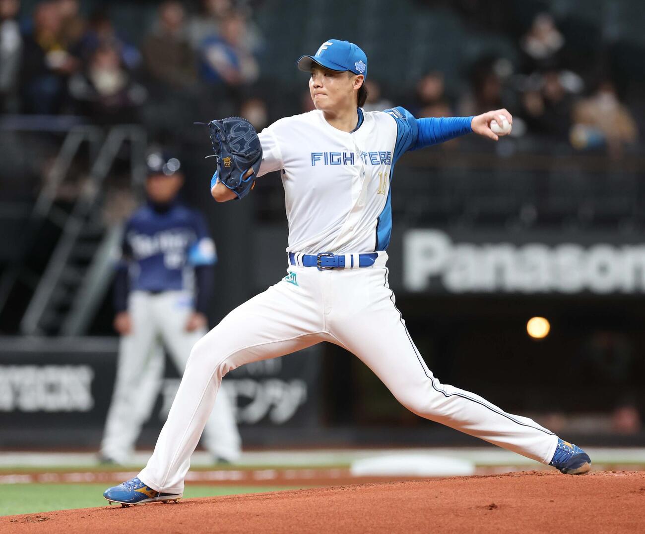 日本ハム対西武　日本ハム先発の山崎（撮影・黒川智章）