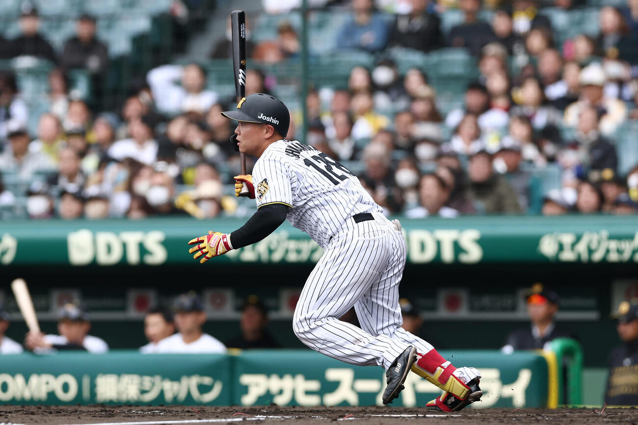 阪神対ソフトバンク　3回裏阪神1死、中前打を放つ嶋村（撮影・前田充）