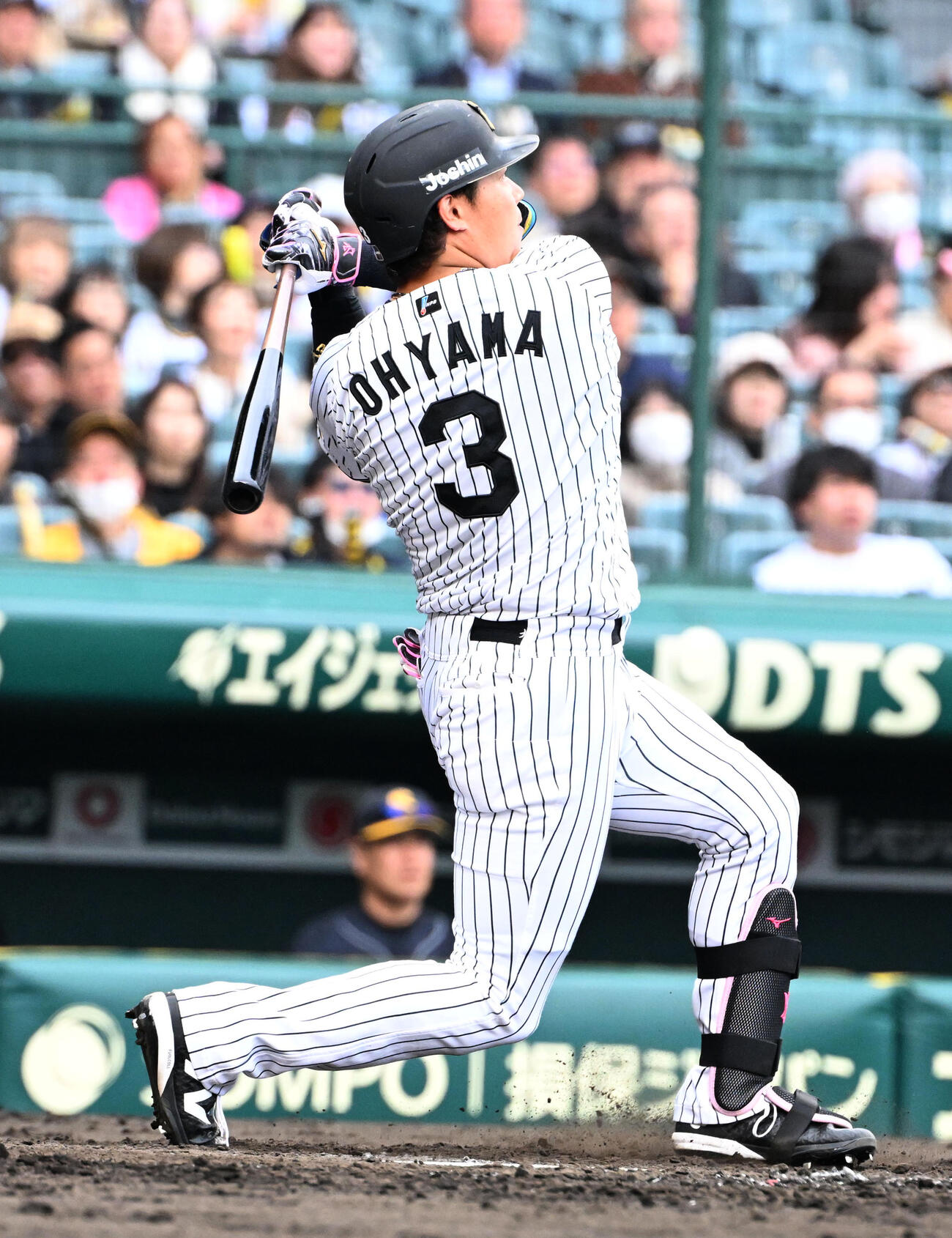阪神対ソフトバンク　4回裏阪神2死二塁　阪神大山は先制の左適時二塁打を放つ（撮影・石井愛子）