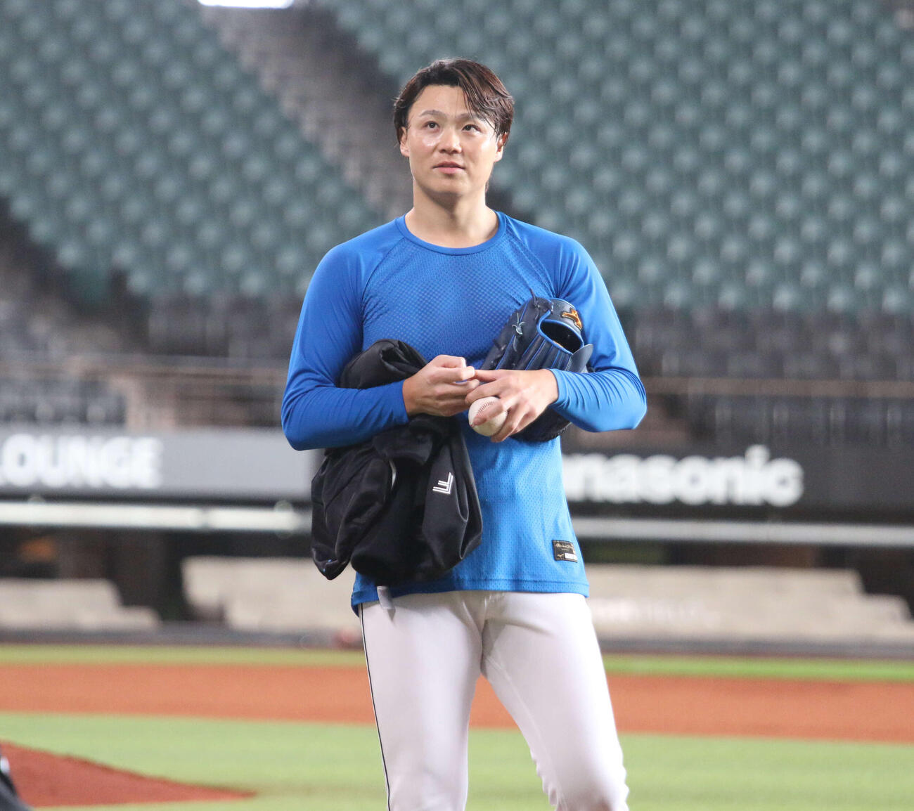 エスコンフィールドで練習を行った日本ハム山崎（撮影・木下大輔）