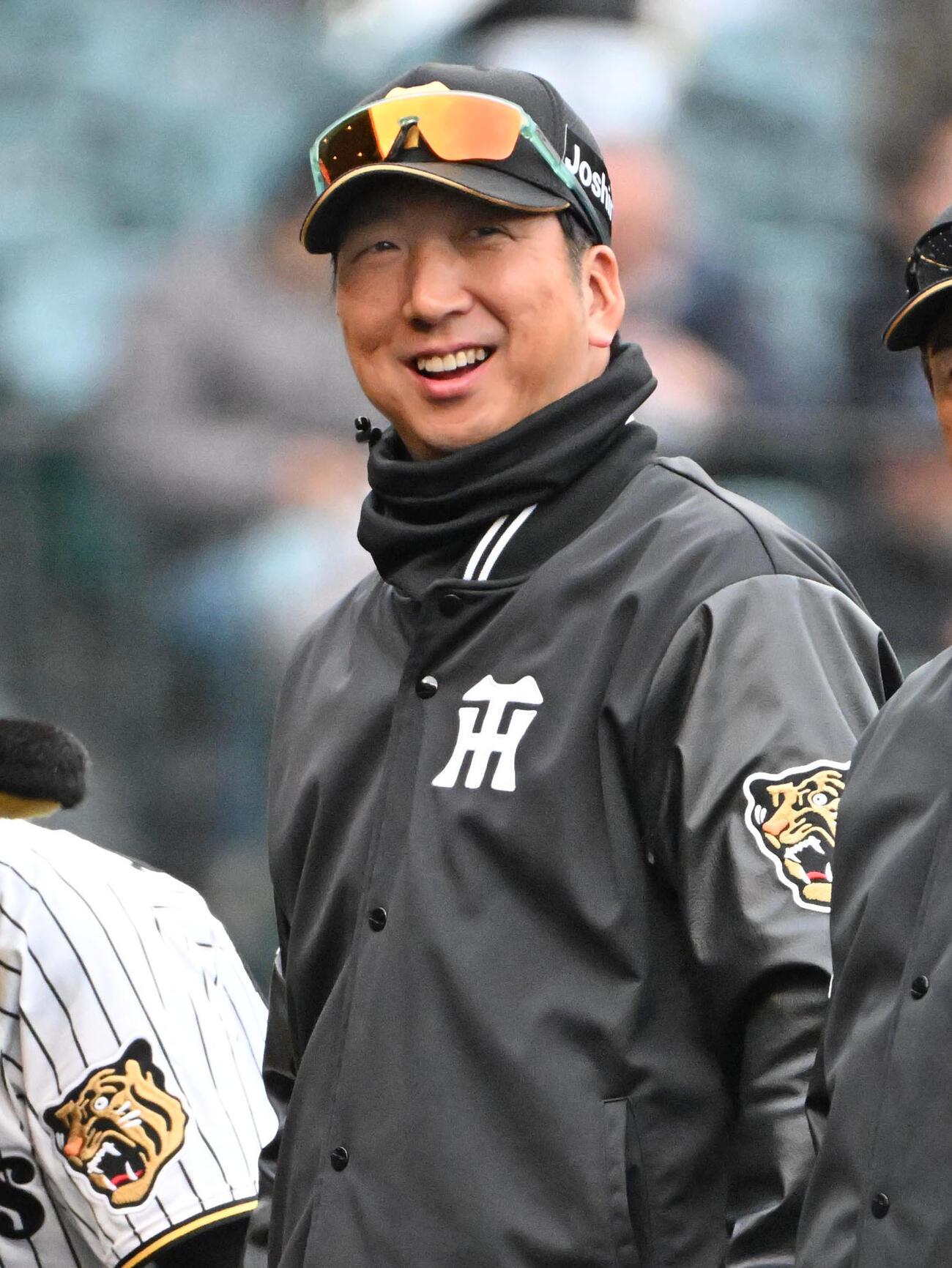 阪神対ソフトバンク　ソフトバンクに勝利し笑顔を見せる阪神藤川監督（撮影・石井愛子）