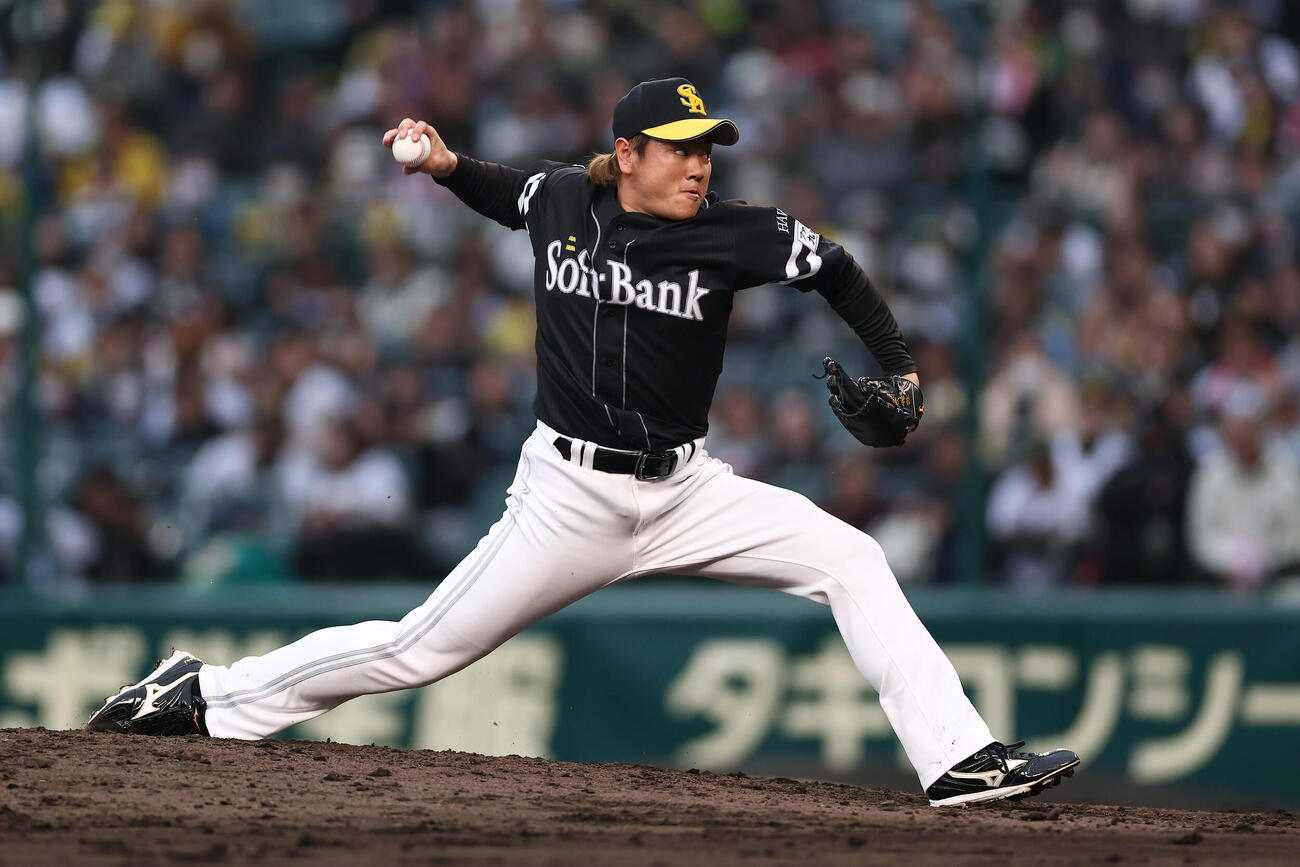 阪神対ソフトバンク　ソフトバンク4番手の津森（撮影・前田充）