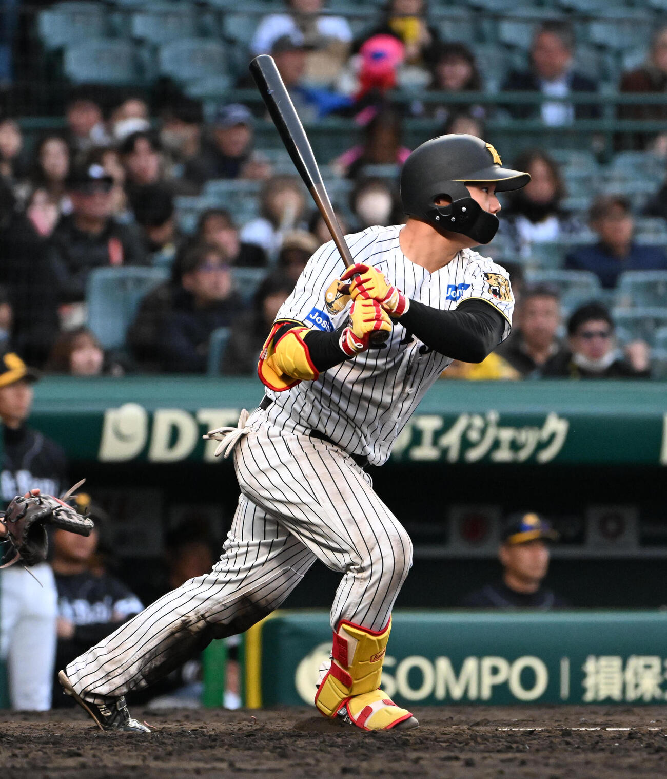 阪神対ソフトバンク　8回裏阪神無死　嶋村は中安打を放つ（撮影・石井愛子）