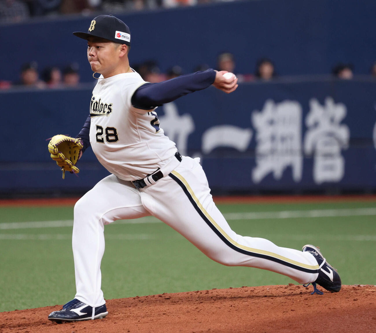 オリックス対巨人　オリックス2番手の富山（撮影・西尾就之）