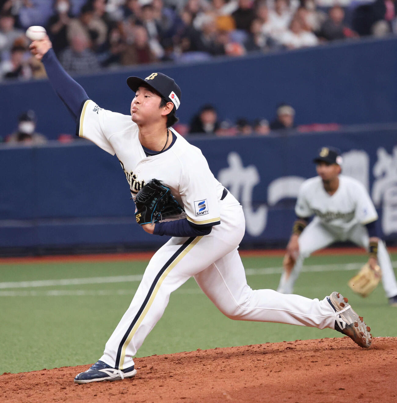 オリックス対巨人　オリックス5番手の入山（撮影・西尾就之）