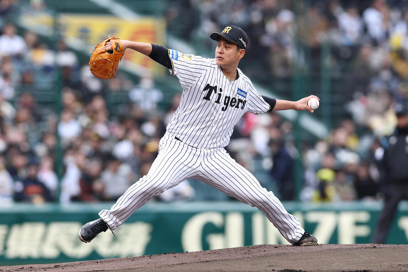 阪神対ソフトバンク　力投する阪神先発の大竹（撮影・前田充）
