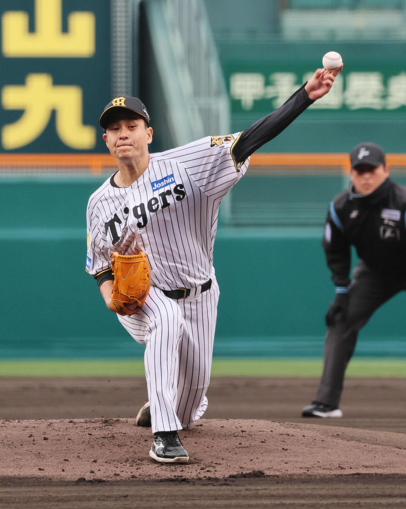 阪神対ソフトバンク　阪神先発の大竹（撮影・宮崎幸一）