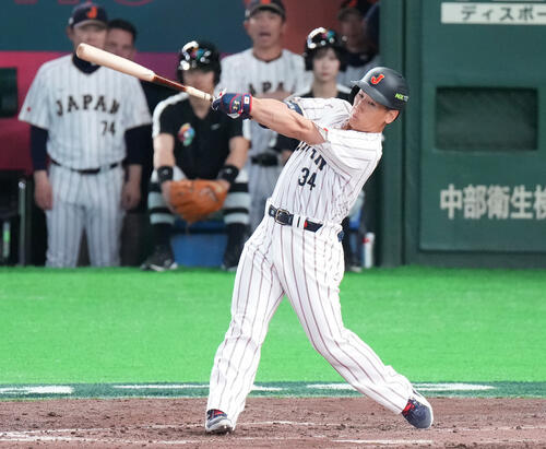 WBC】頼りになる吉田正尚「うまくハマって」カーブ仕留め「イケイケの
