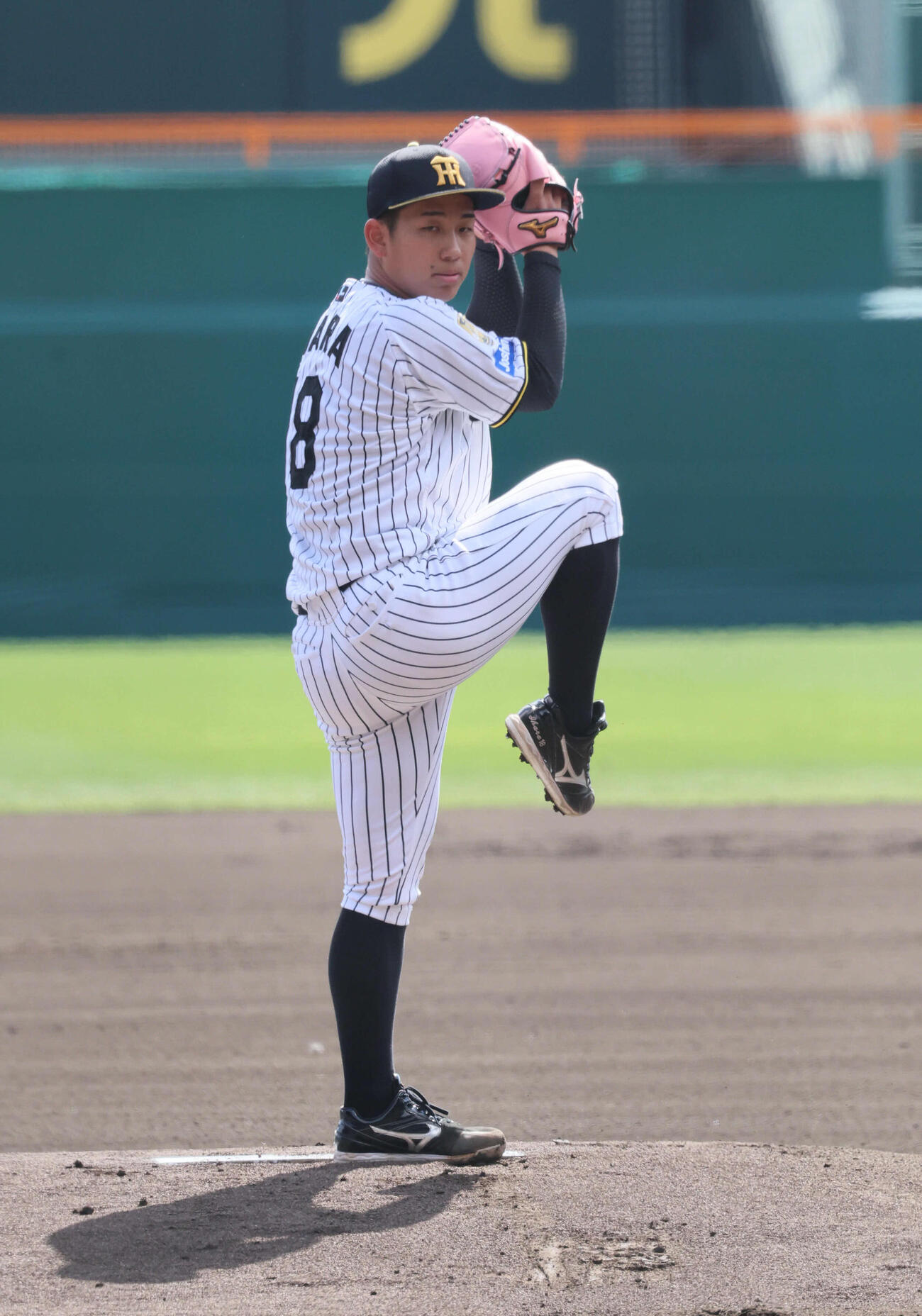 阪神対巨人　阪神先発の伊原（撮影・宮崎幸一）