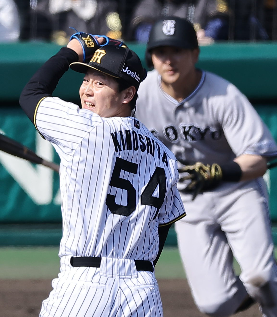 阪神対巨人　5回表巨人1死満塁、木下は泉口に逆転2点適時打を浴びる（撮影・上田博志）