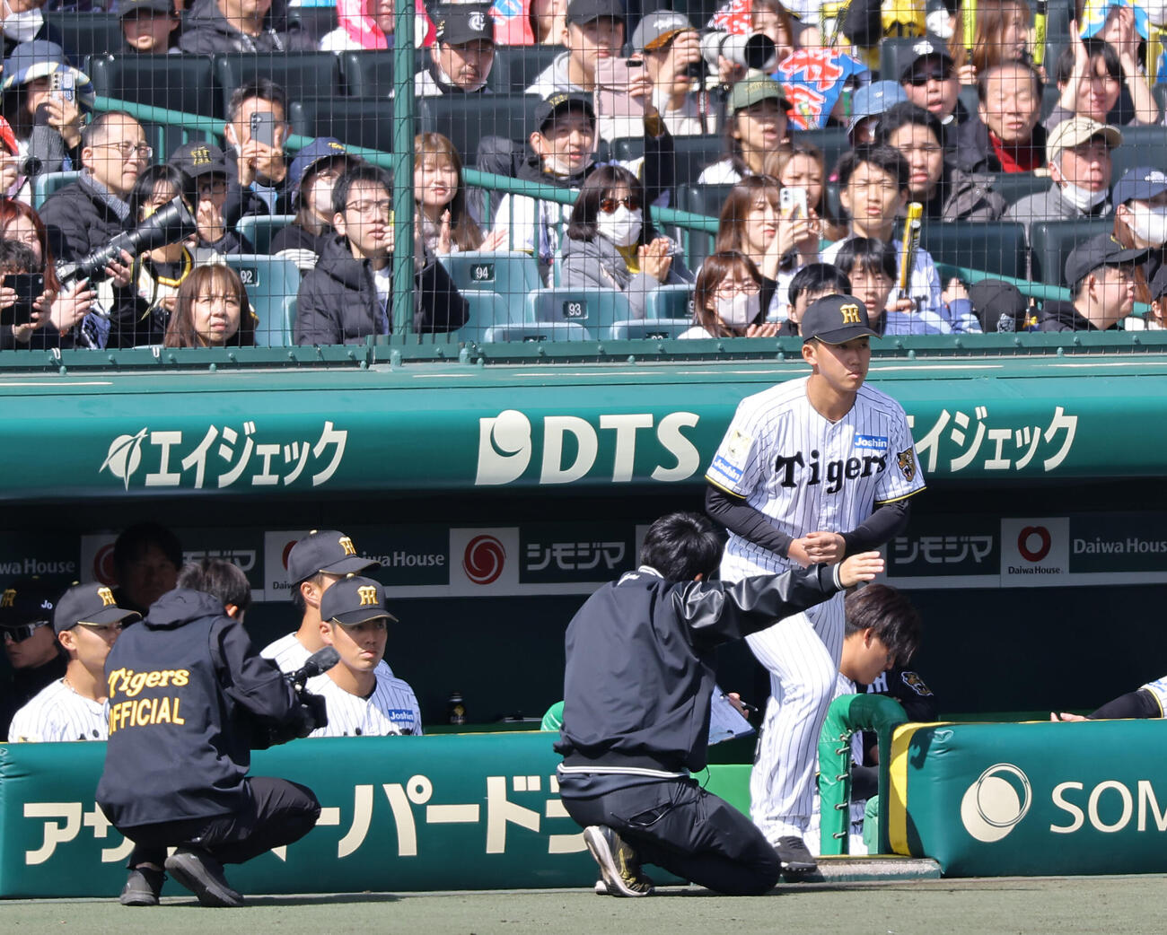 新入団選手として紹介される立石（撮影・上田博志）